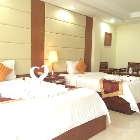 Huang Ting Hotel Phnom-Penh Buitenkant foto