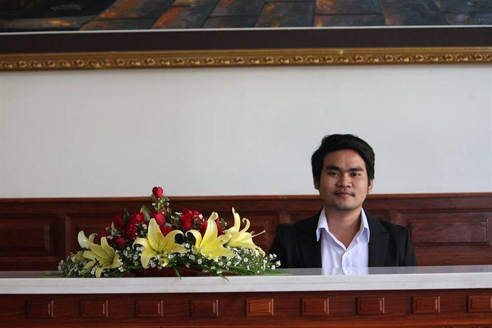 Huang Ting Hotel Phnom-Penh Buitenkant foto