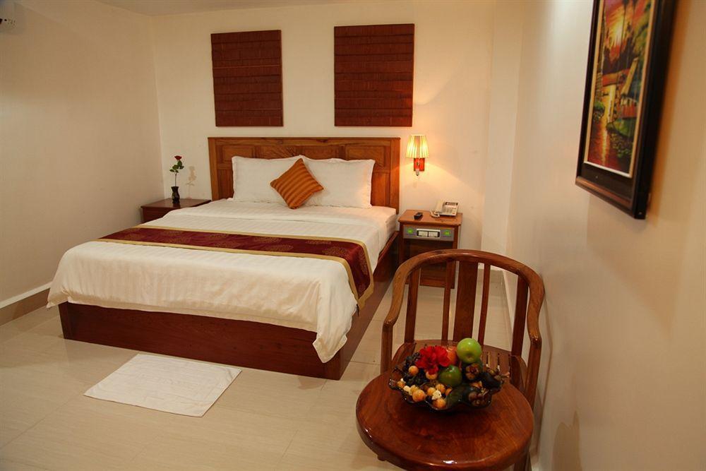 Huang Ting Hotel Phnom-Penh Buitenkant foto