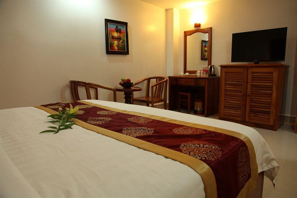 Huang Ting Hotel Phnom-Penh Buitenkant foto