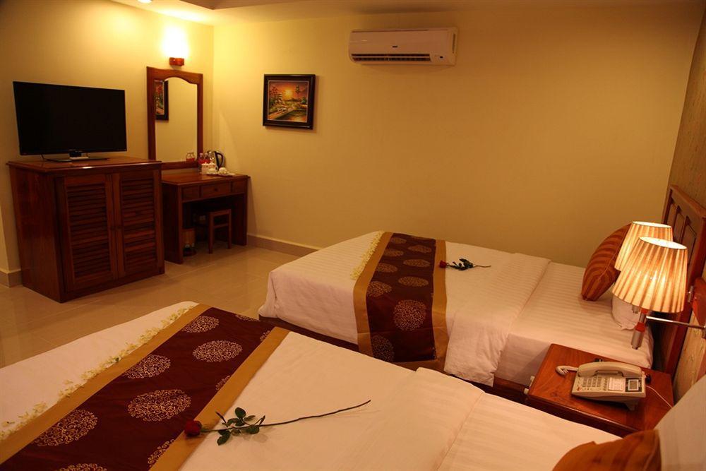 Huang Ting Hotel Phnom-Penh Buitenkant foto