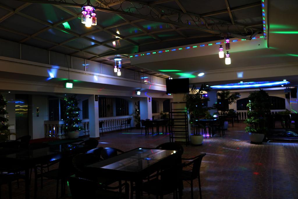 Huang Ting Hotel Phnom-Penh Buitenkant foto