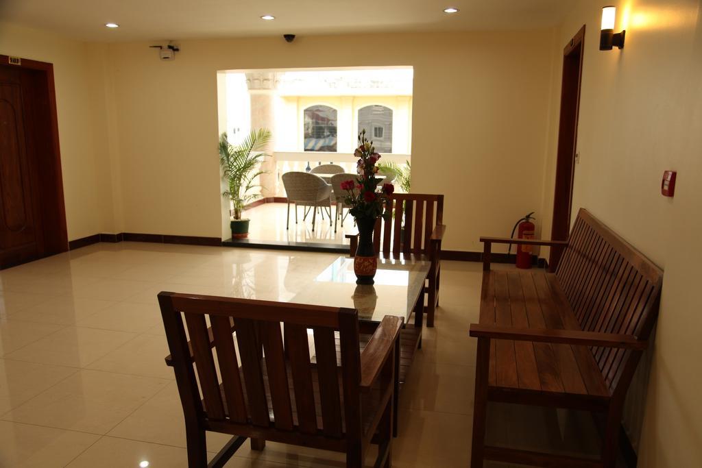 Huang Ting Hotel Phnom-Penh Buitenkant foto