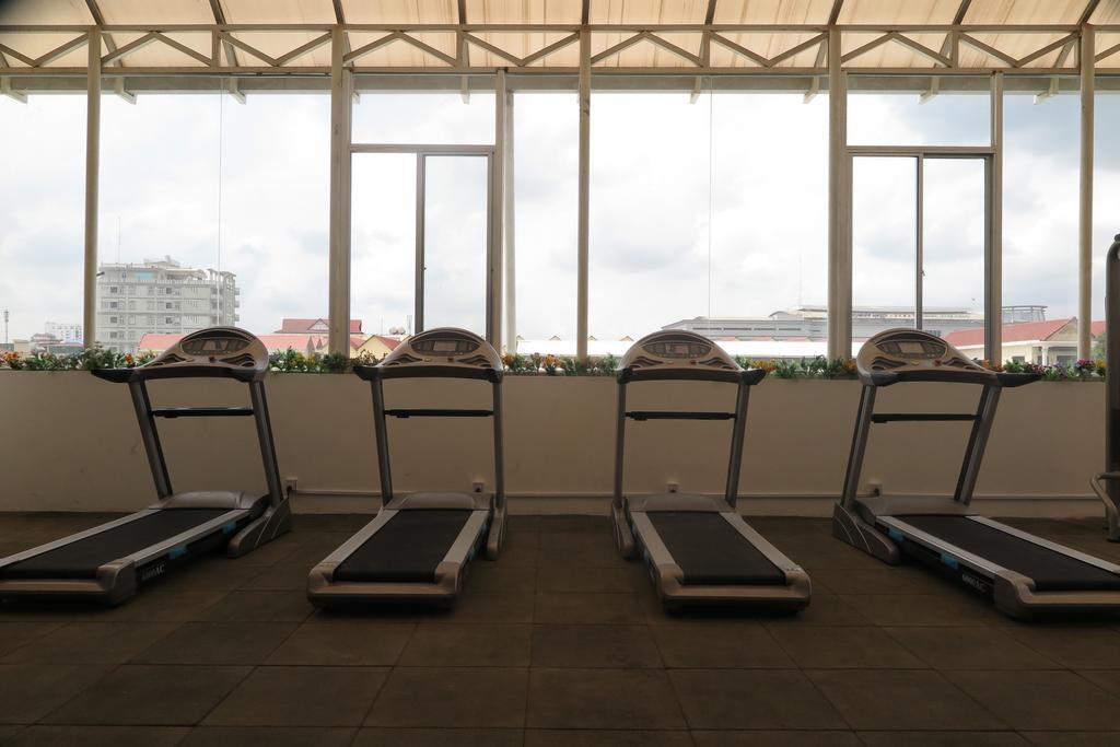Huang Ting Hotel Phnom-Penh Buitenkant foto