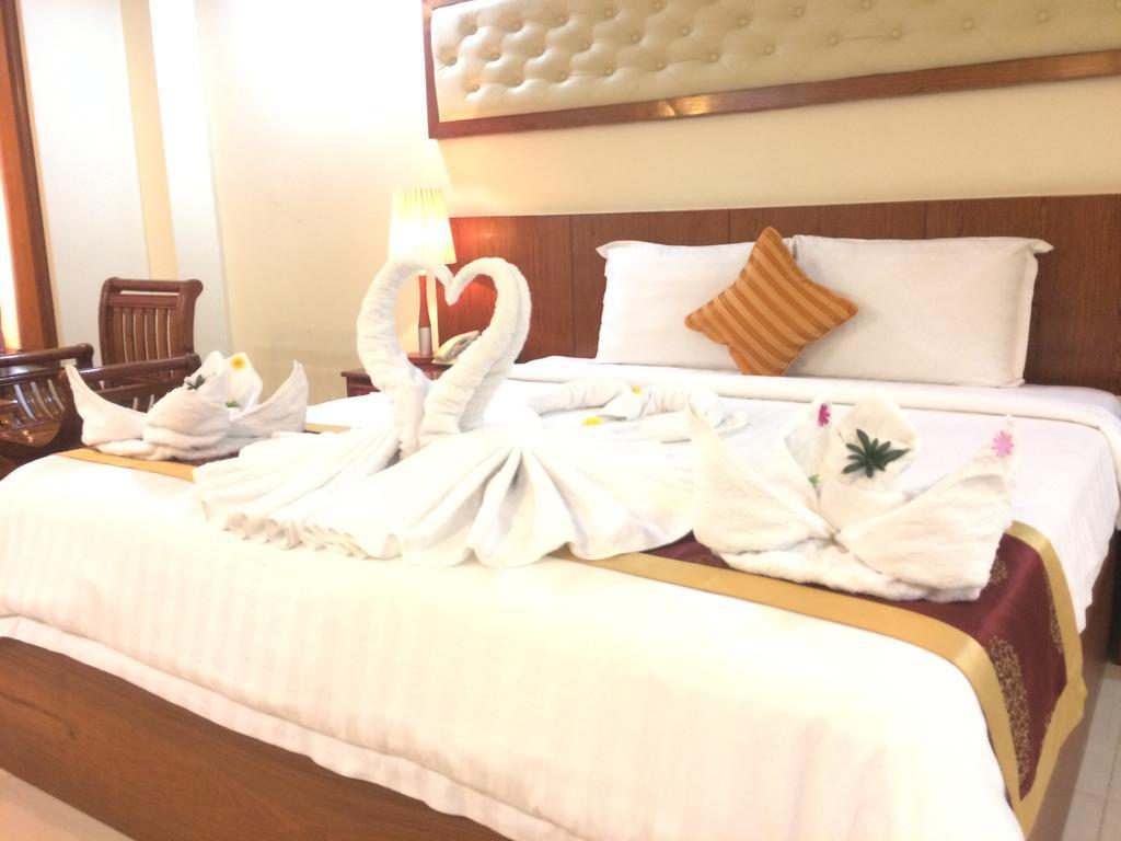 Huang Ting Hotel Phnom-Penh Buitenkant foto