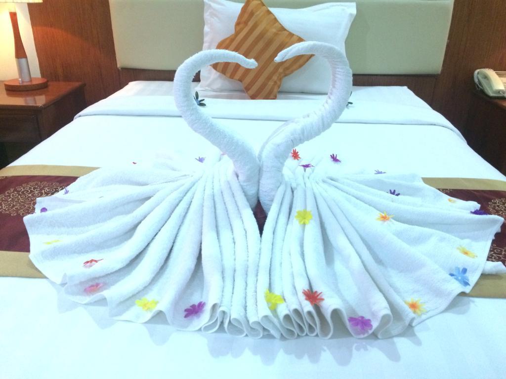 Huang Ting Hotel Phnom-Penh Buitenkant foto