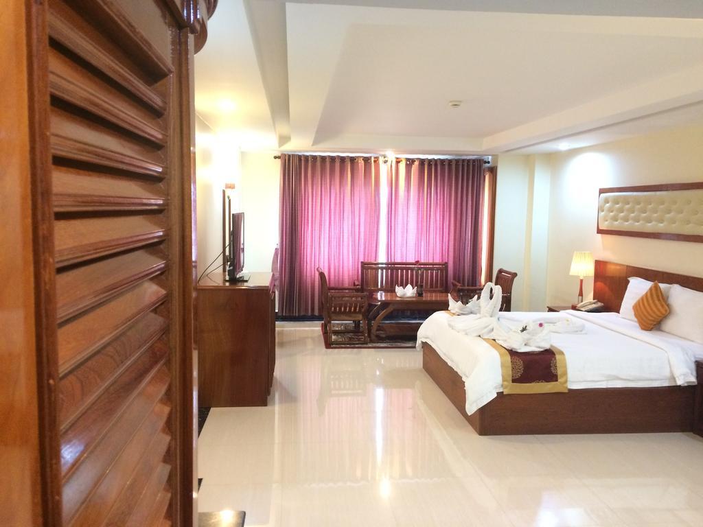 Huang Ting Hotel Phnom-Penh Buitenkant foto